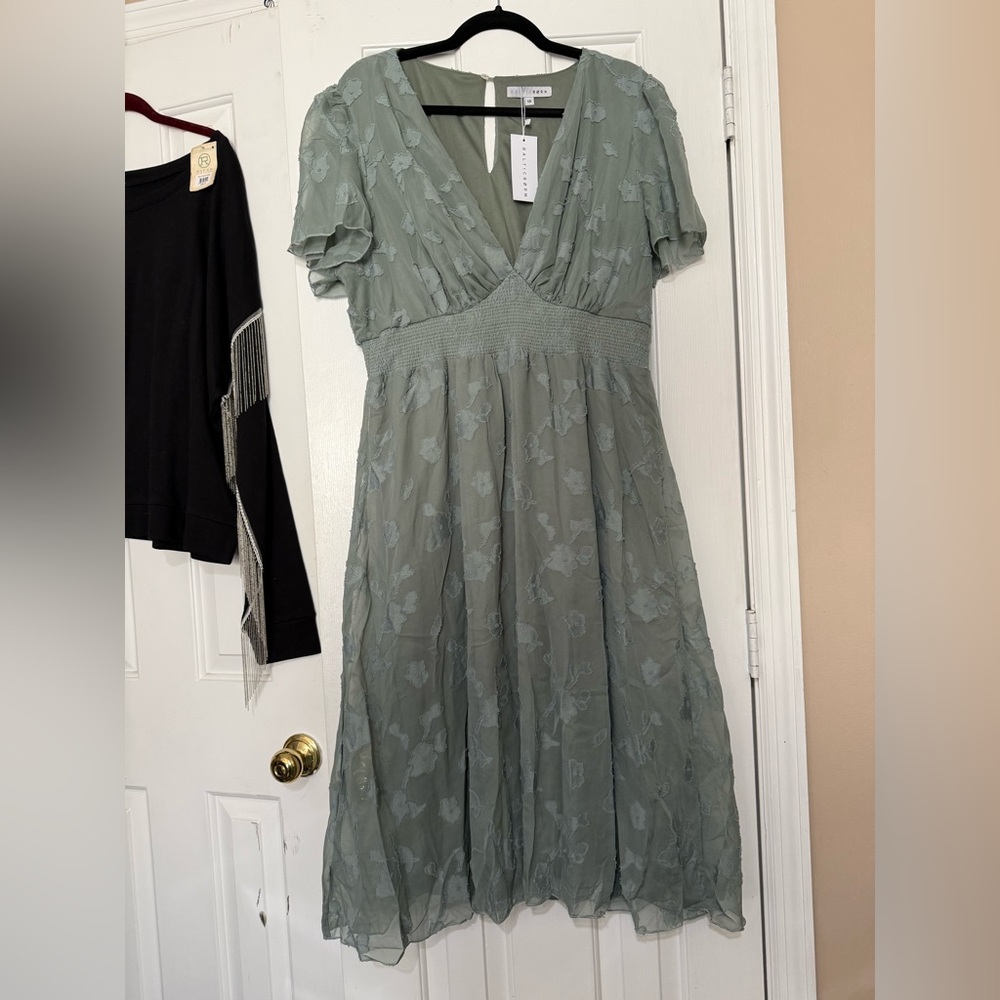 Baltic Born Sage Midi Dress - Picture 6 of 7